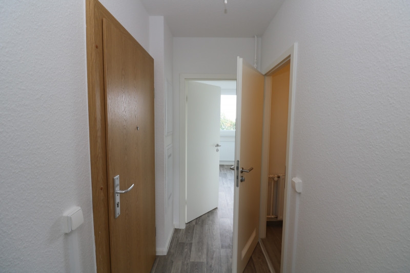 3...2...1...meins...tolle 2-RW mit Dusche & Balkon!!! - Flur