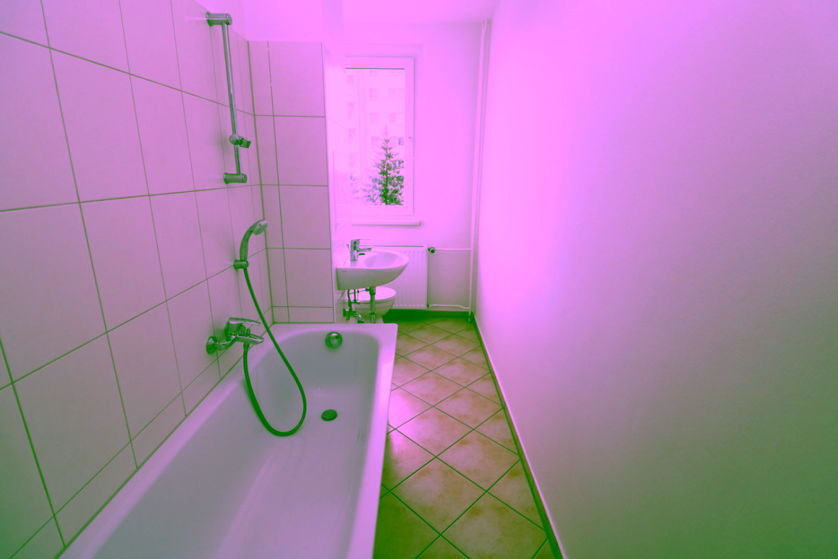 Flieg mit mir zu den Sternen...helle 3-RW mit Wanne & Balkon!!! - Beispiel Bad mit Wanne