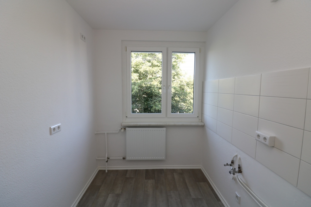 5-Raum-Familientraum mit Wanne, Dusche & 2 Balkonen!!! - Beispiel Küche