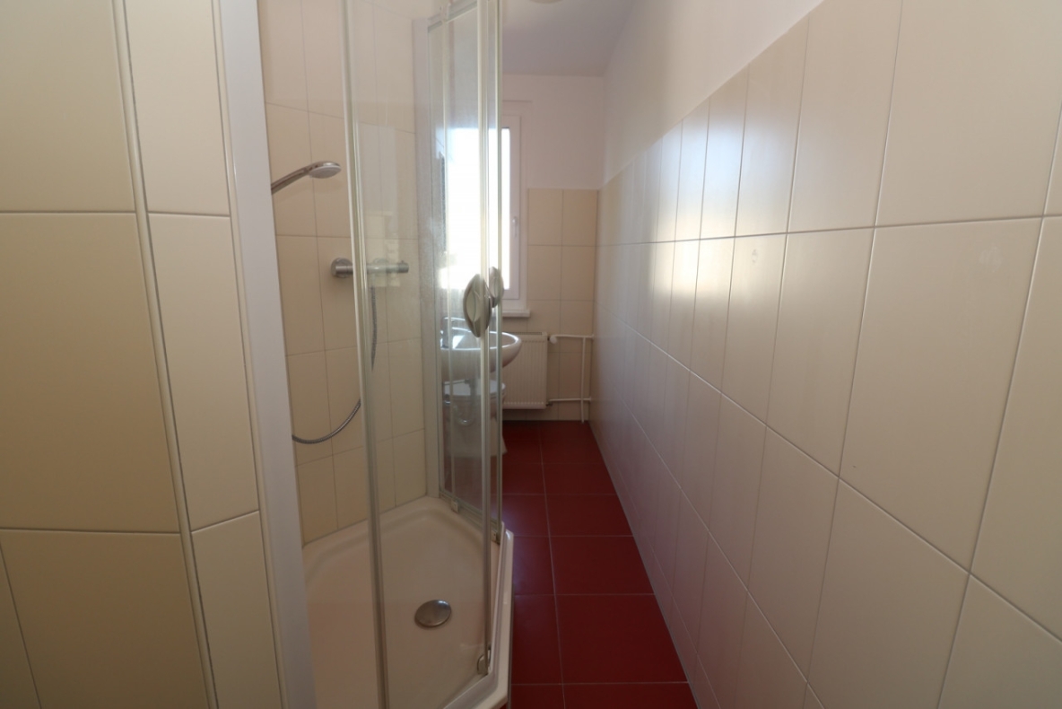 5-Raum-Familientraum mit Wanne, Dusche & 2 Balkonen!!! - Beispiel Bad