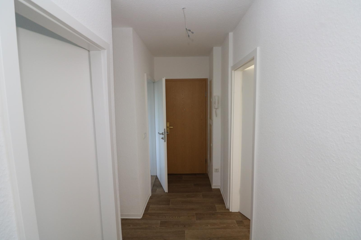 Auch für Nichtschwimmer geeignet...3-RW mit modernem Wannenbad! - Beispiel Flur