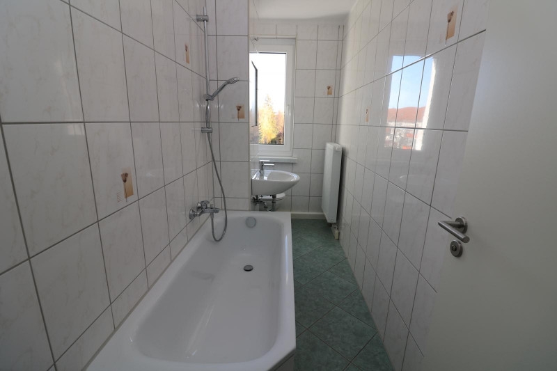 Auf Wolke 7…günstige 3-RW mit Wanne & Balkon!!! - Bad