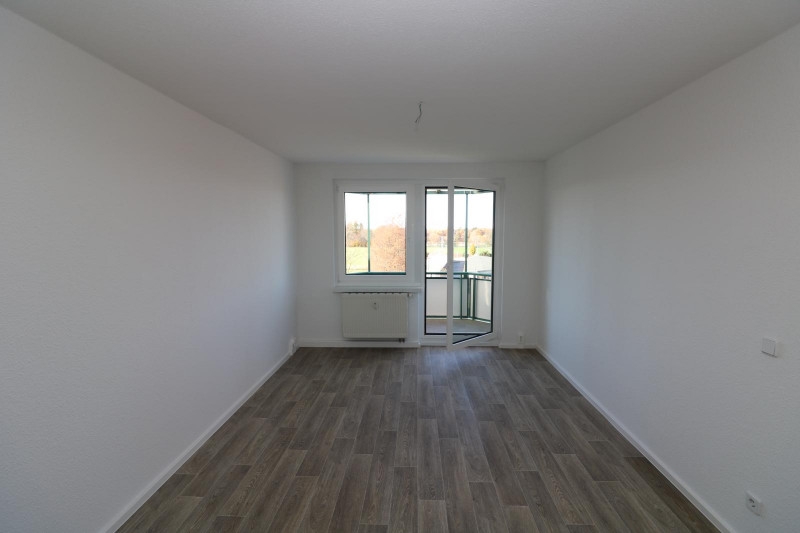 Auf Wolke 7…günstige 3-RW mit Wanne & Balkon!!! - Wohnzimmer