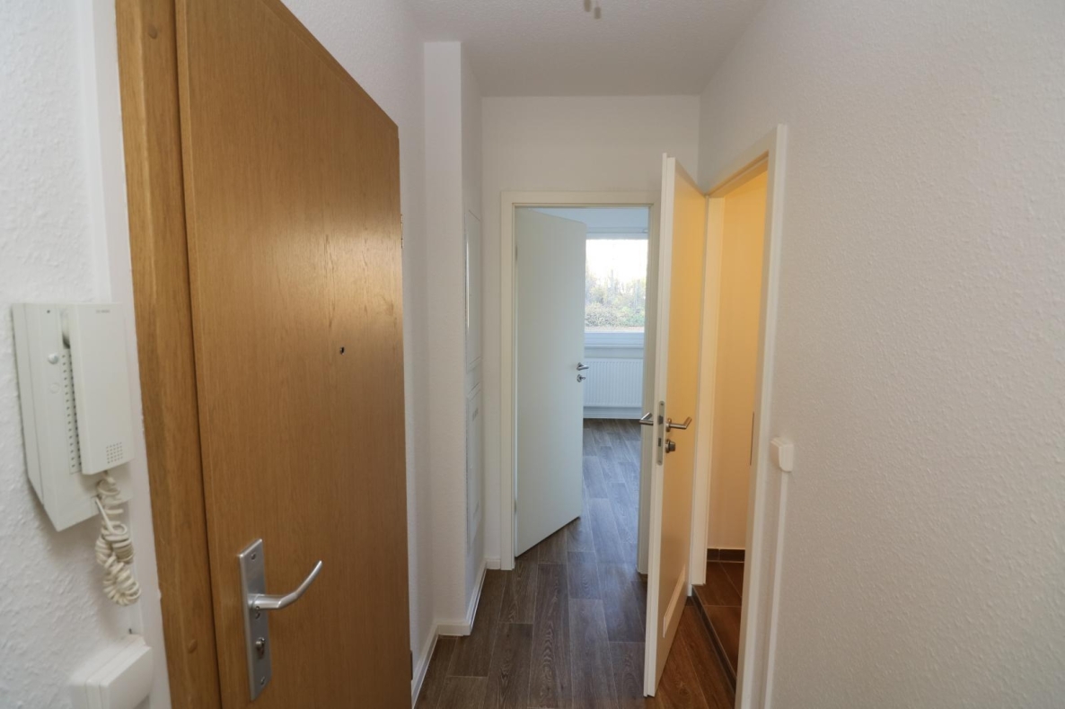 In meiner Badewanne bin ich der Kapitän...neu sanierte 3-RW mit Wanne u. Balkon!!! - Beispiel Flur