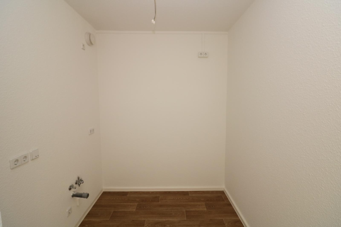 In meiner Badewanne bin ich der Kapitän...neu sanierte 3-RW mit Wanne u. Balkon!!! - Beispiel Küche