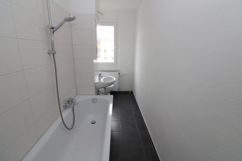 Nummer 1 in den Charts…günstige 2-RW mit Wanne u. Balkon!!!, 09599 Freiberg, Tschaikowskistraße 105