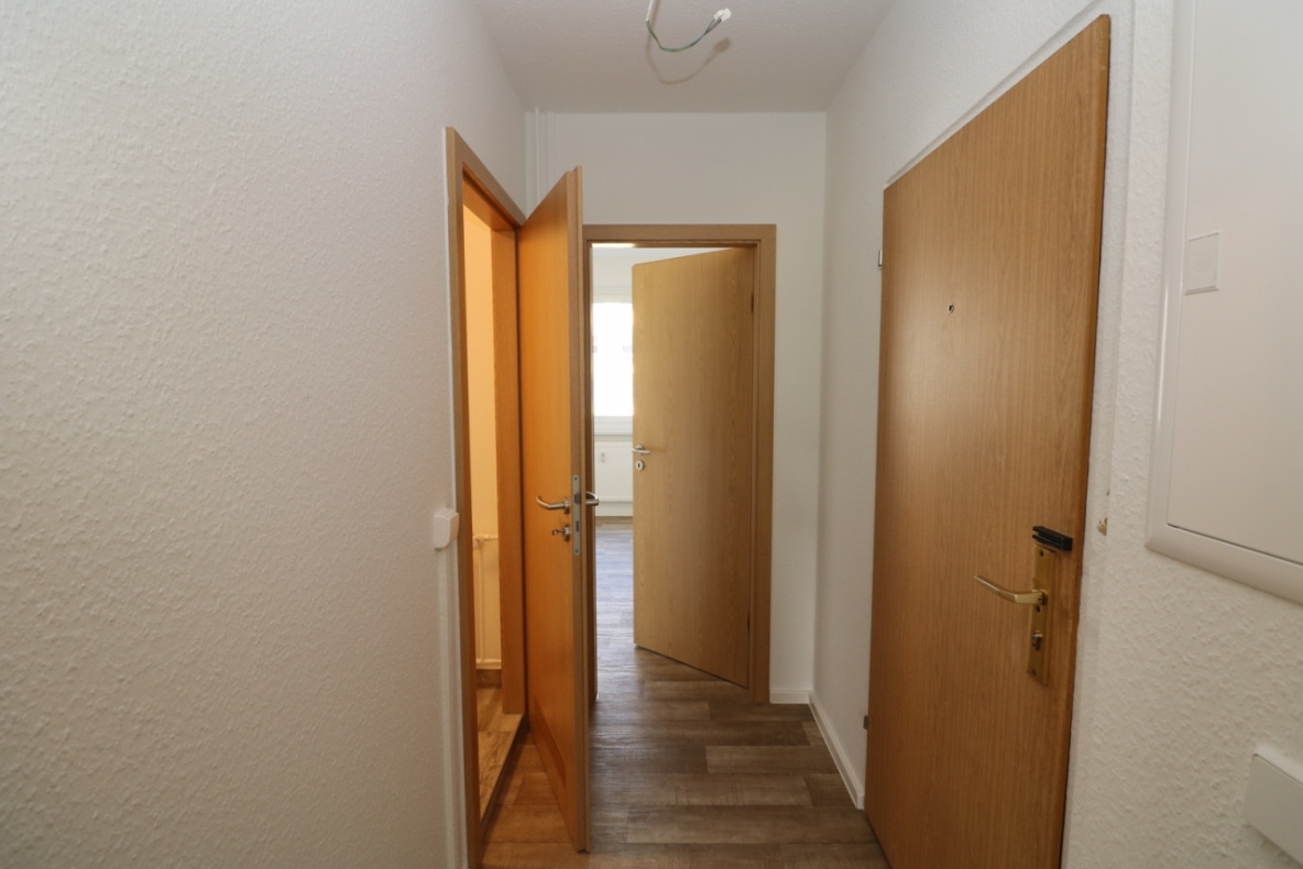 Duschen war noch nie so einfach...EG-Wohnung mit bodengleicher Dusche & Balkon!!! - Beispiel Flur