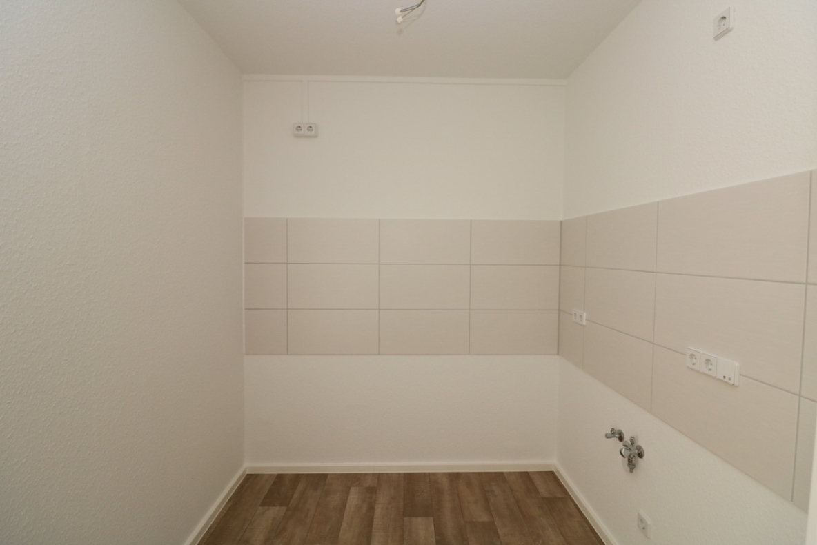 Duschen war noch nie so einfach...EG-Wohnung mit bodengleicher Dusche & Balkon!!! - Küche