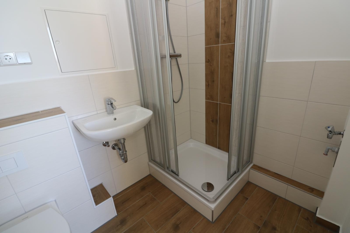 Willkommen im Schlaraffenland…XXL 3-RW mit Einbauküche!!! - Bad mit Dusche