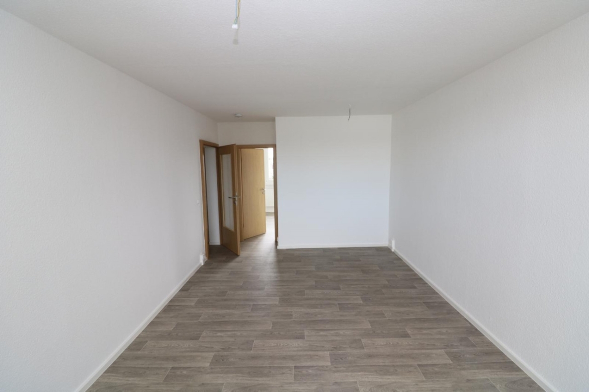 Dein Glück hat 4 Wände - 2RW mit Badewanne und Balkon - Beispiel WZ