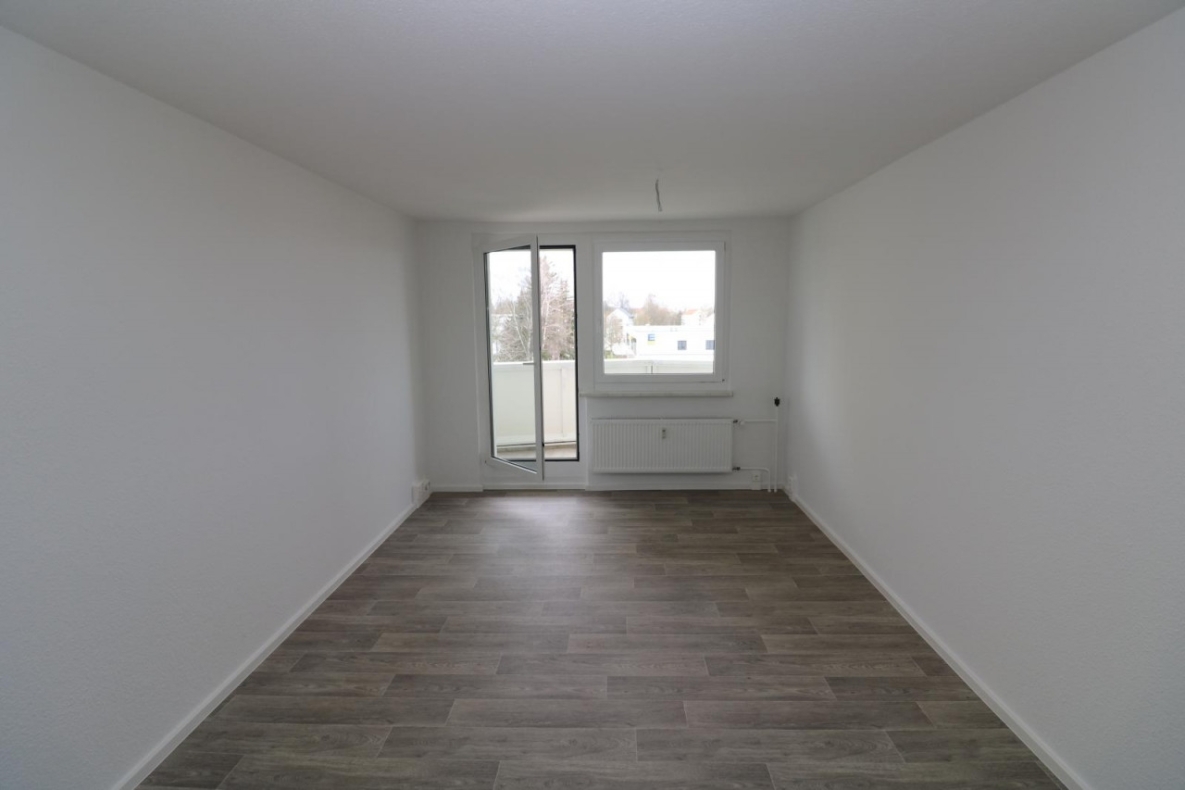 Dein Glück hat 4 Wände - 2RW mit Badewanne und Balkon - Beispiel WZ