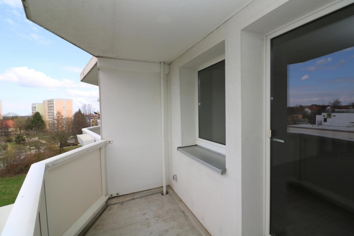 Dein Glück hat 4 Wände - 2RW mit Badewanne und Balkon - Beispiel Balkon