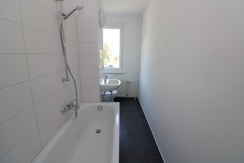 Vor dem Naschen Hände waschen…3-RW mit Einbauküche, Wanne & Balkon!!! - Beispiel Bad