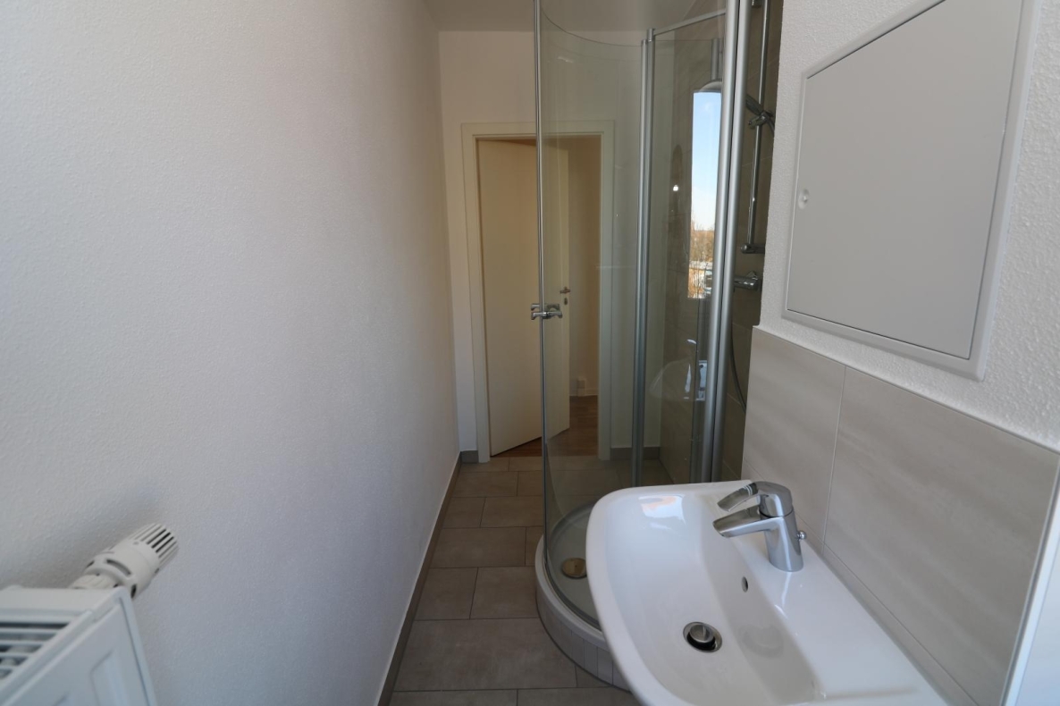 *Sie haben Ihr Ziel erreicht* - 3RW mit Dusche und Balkon - Bad mit Dusche