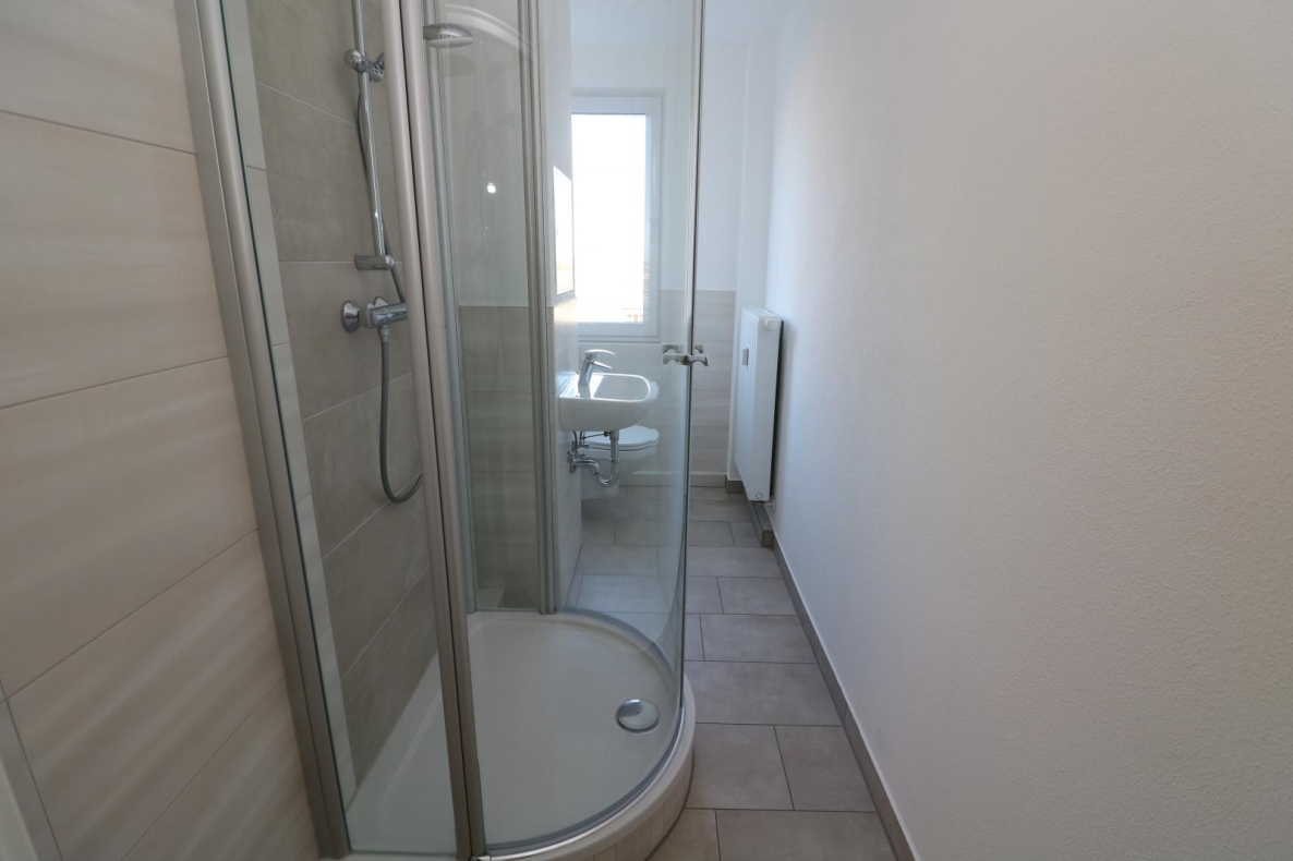 *Sie haben Ihr Ziel erreicht* - 3RW mit Dusche und Balkon - Bad mit Dusche