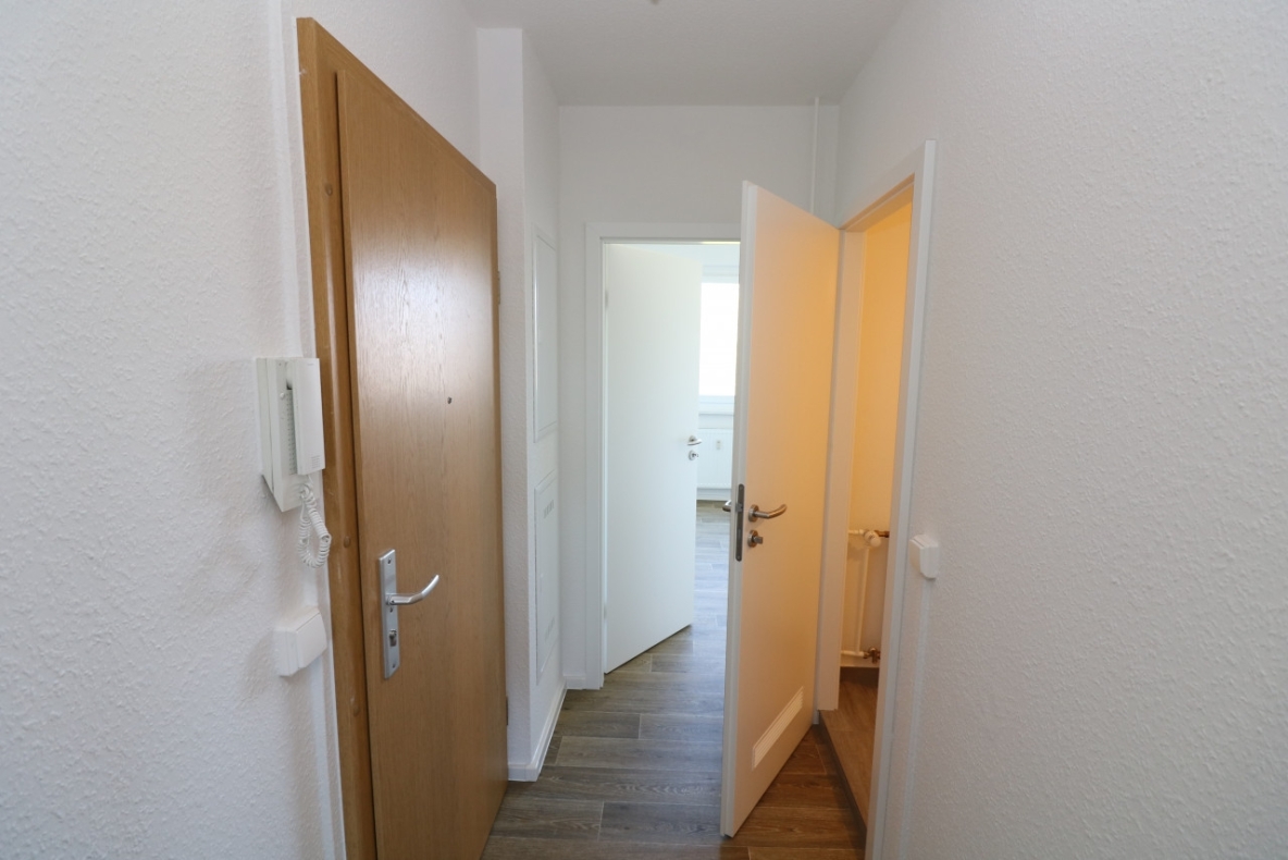 Ja ich will...neu sanierte 3-RW mit Dusche & Balkon!!! - Flur