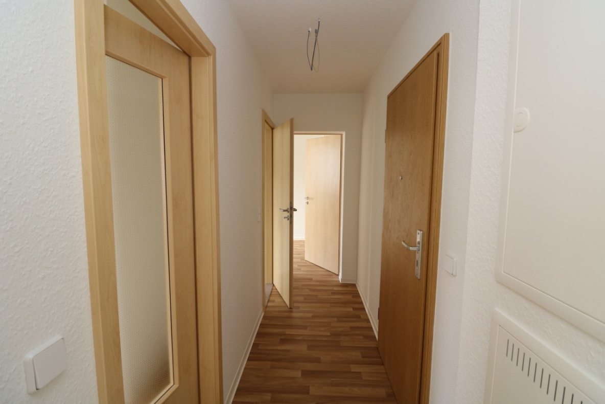 Saustark...günstige 2-RW mit Wanne und Balkon!!! - Beispiel Flur