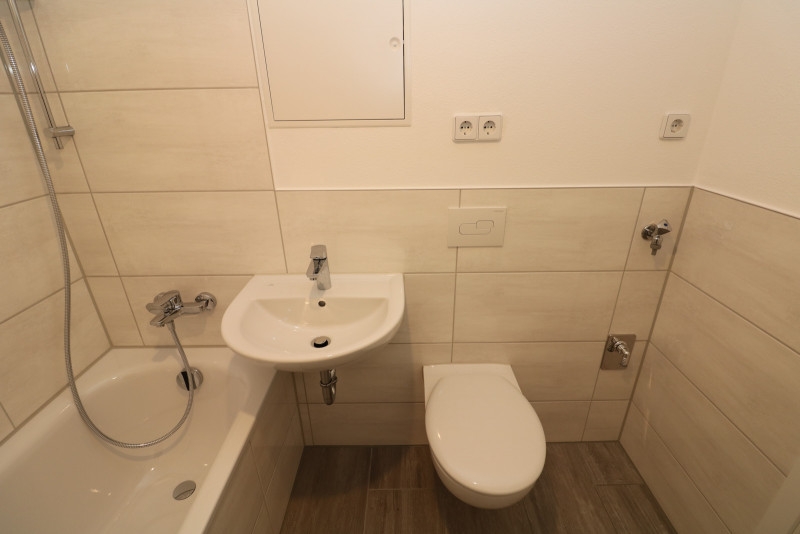 Pack die Badehose ein…helle 3-RW mit Wanne & Balkon!!! - Beispiel Bad mit Wanne