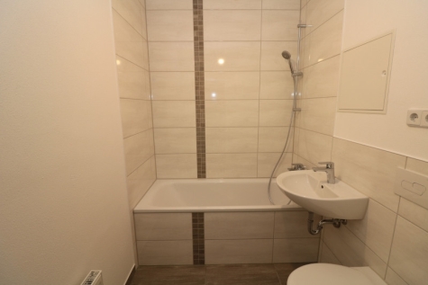 Pack die Badehose ein…helle 3-RW mit Wanne & Balkon!!!, 09599 Freiberg, Paul-Müller-Straße 68