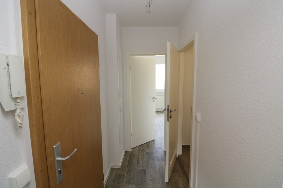 Pack die Badehose ein…helle 3-RW mit Wanne & Balkon!!! - Flur