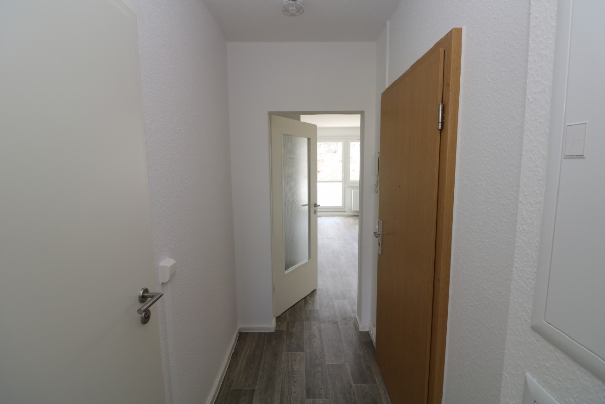 Pack die Badehose ein…helle 3-RW mit Wanne & Balkon!!! - Flur