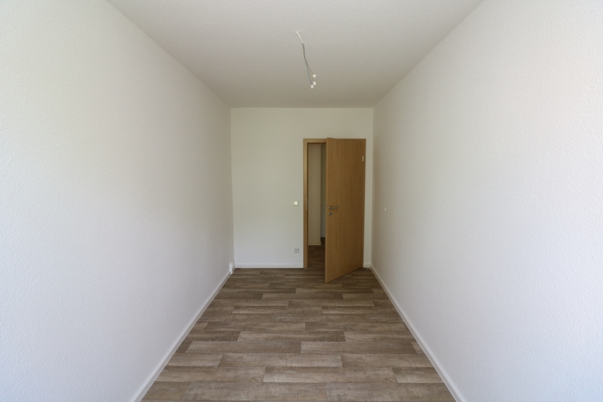 Wer´s GROß mag***Neu sanierte Etagenwohnung mit Wanne, Dusche u. 2 Balkonen!!! - Beispiel Kinderzimmer 1