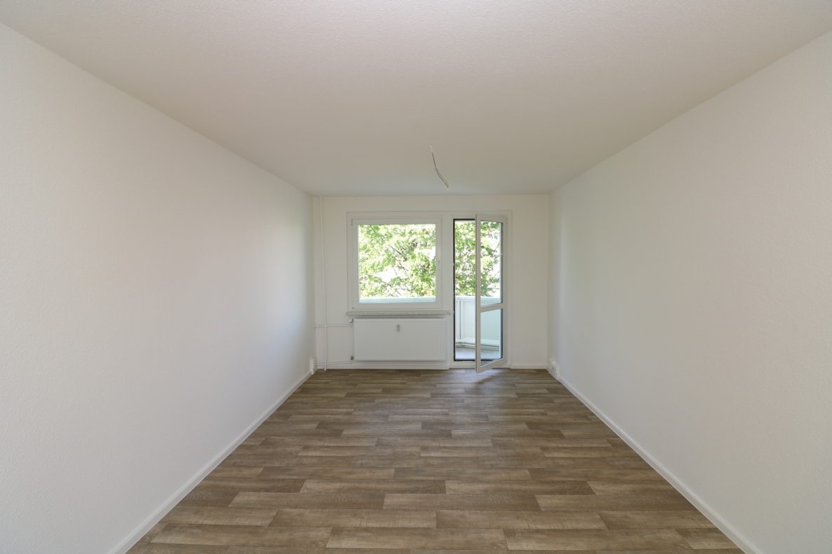 Wer´s GROß mag***Neu sanierte Etagenwohnung mit Wanne, Dusche u. 2 Balkonen!!! - Beispiel Wohnzimmer