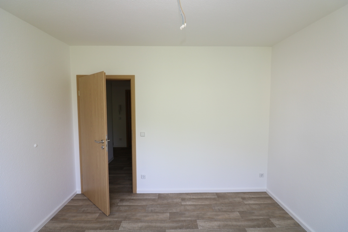 Wer´s GROß mag***Neu sanierte Etagenwohnung mit Wanne, Dusche u. 2 Balkonen!!! - Beispiel Kinderzimmer 2