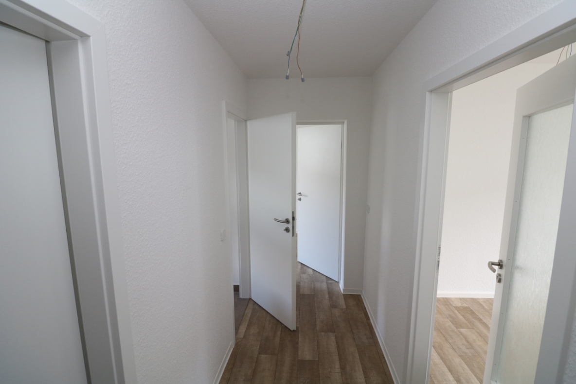 Vorsicht heiße Töpfe…3-RW mit Einbauküche & Wanne!!! - Flur