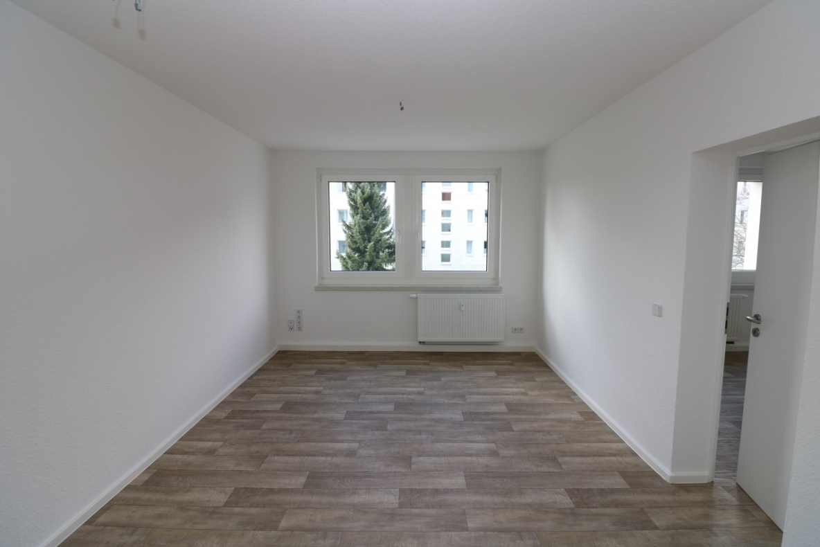 Vorsicht heiße Töpfe…3-RW mit Einbauküche & Wanne!!! - Wohnzimmer