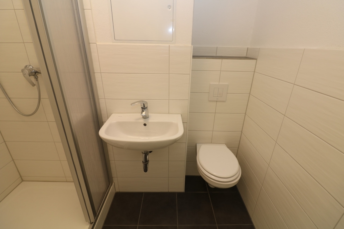 *Spar dich glücklich* - 1RW in zentraler Lage mit modernem Bad - Beispiel Bad