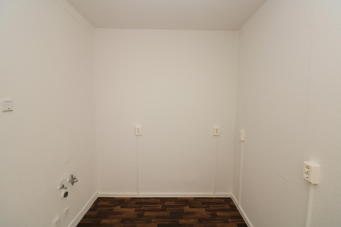 Da lacht das Sparschwein...günstige 3-RW mit Wanne u. Balkon!!! - Küche