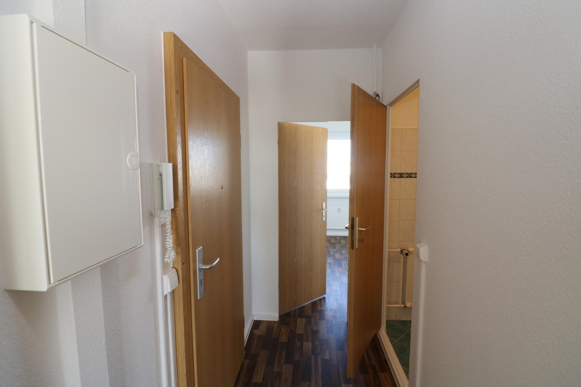 Da lacht das Sparschwein...günstige 3-RW mit Wanne u. Balkon!!! - Flur