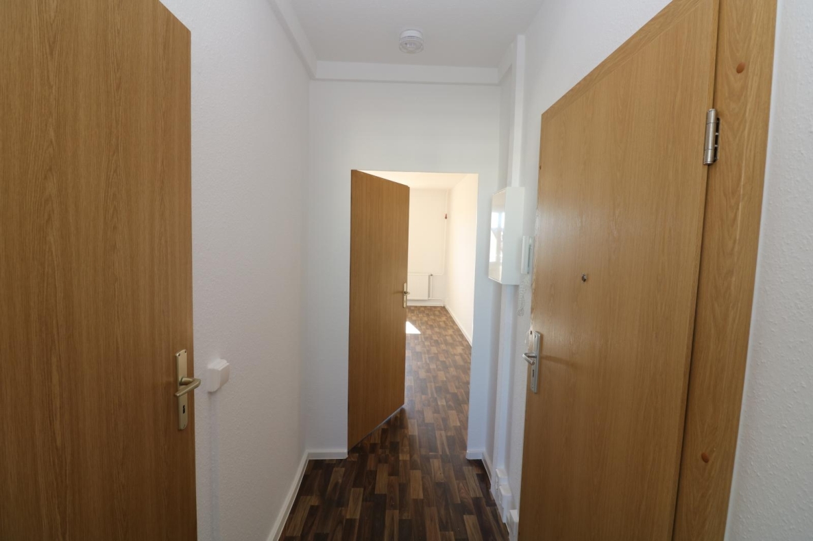 Da lacht das Sparschwein...günstige 3-RW mit Wanne u. Balkon!!! - Flur