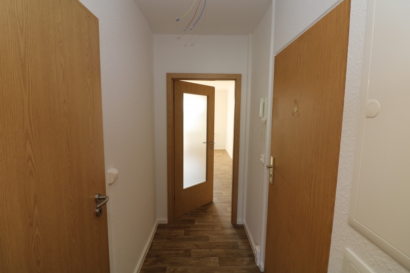 Auch für Nichtschwimmer geeignet...3-RW mit modernem Wannenbad & Balkon! - Beispiel Flur