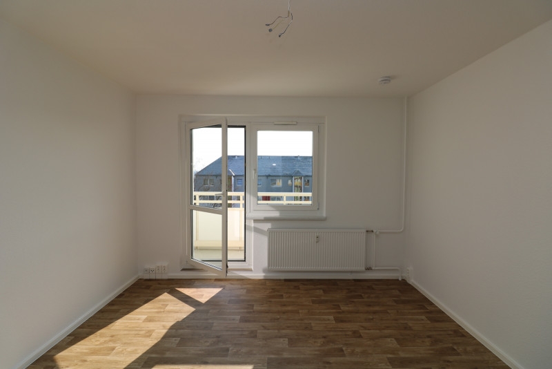 Auch für Nichtschwimmer geeignet...3-RW mit modernem Wannenbad & Balkon! - Beispiel Wohnzimmer