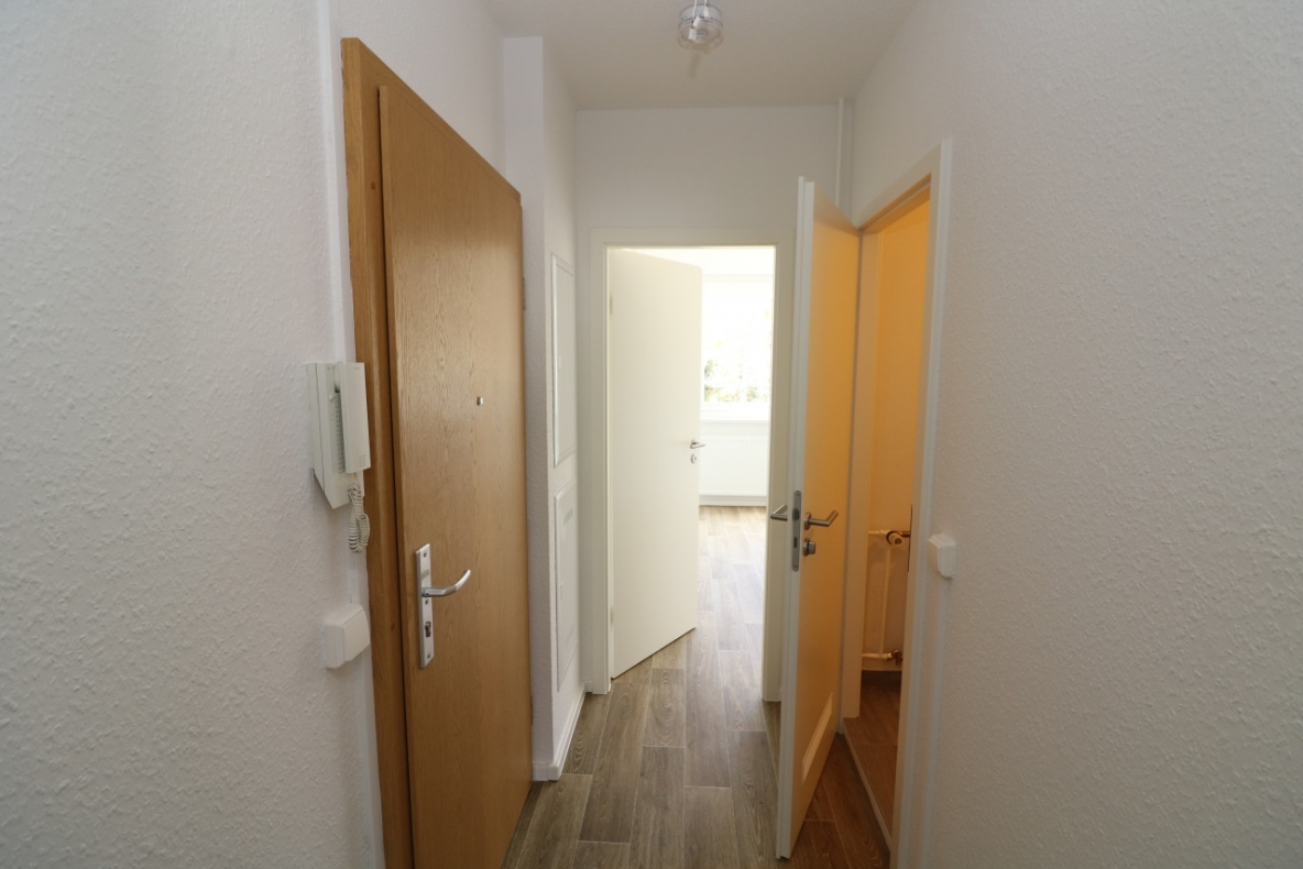 Auch für Nichtschwimmer geeignet...3-RW mit modernem Wannenbad & Balkon! - Flur