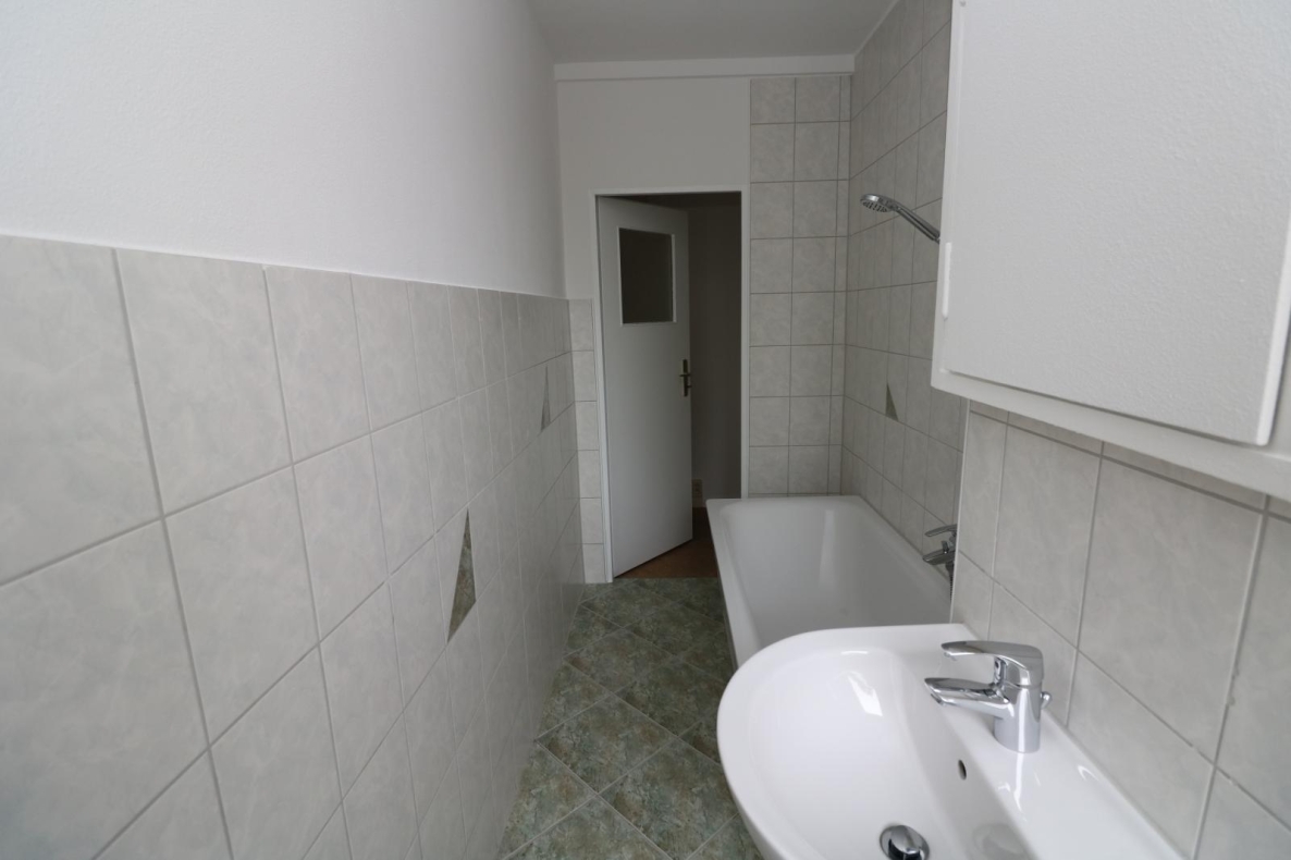 Für Sparfüchse...günstige 3-RW mit Wanne u. Balkon!!! - Bad mit Wanne