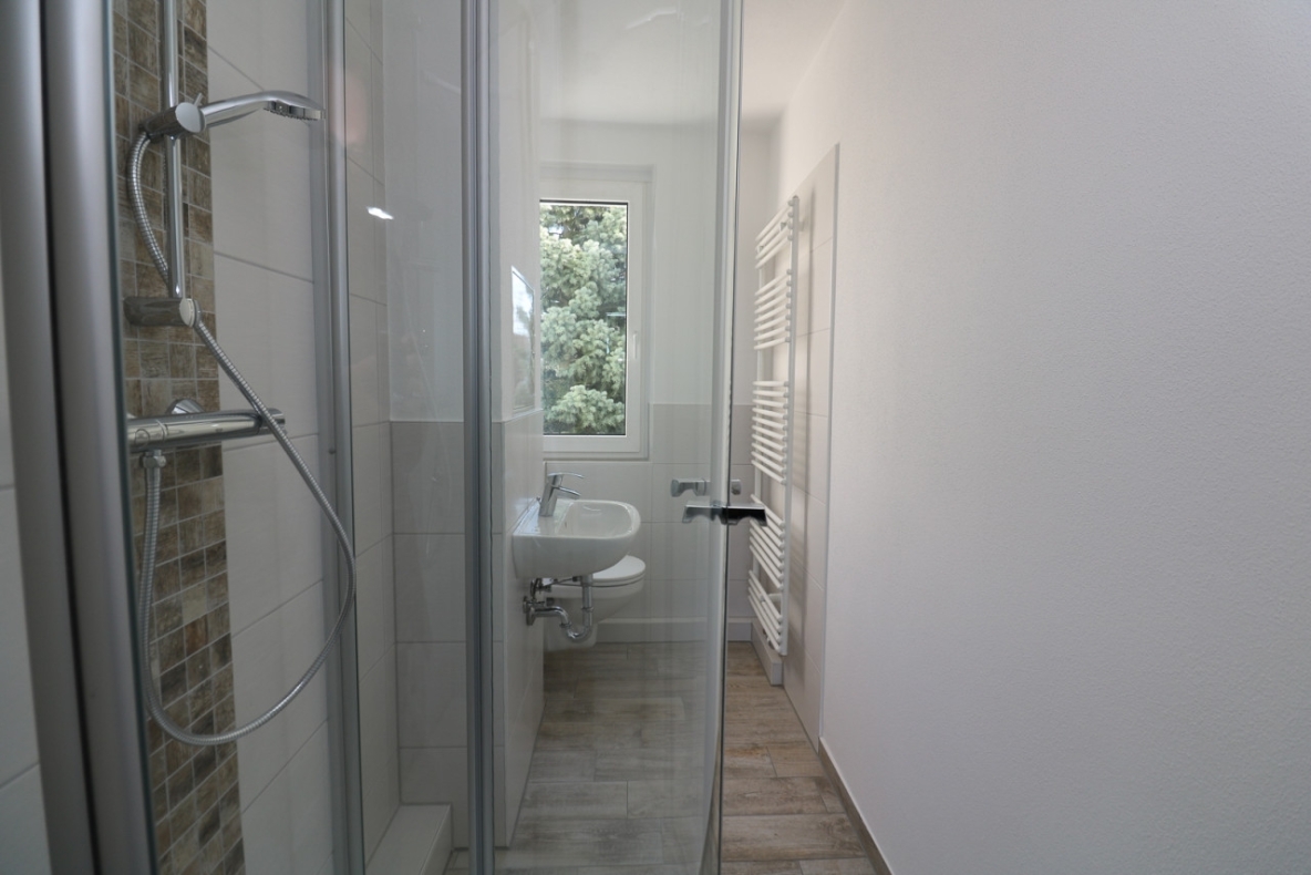 Vorkoster gesucht…1-RW mit Einbauküche, Dusche & Balkon!!! - Bad mit Dusche