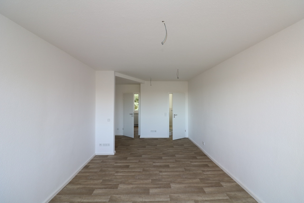 Vorkoster gesucht…1-RW mit Einbauküche, Dusche & Balkon!!! - Wohnzimmer