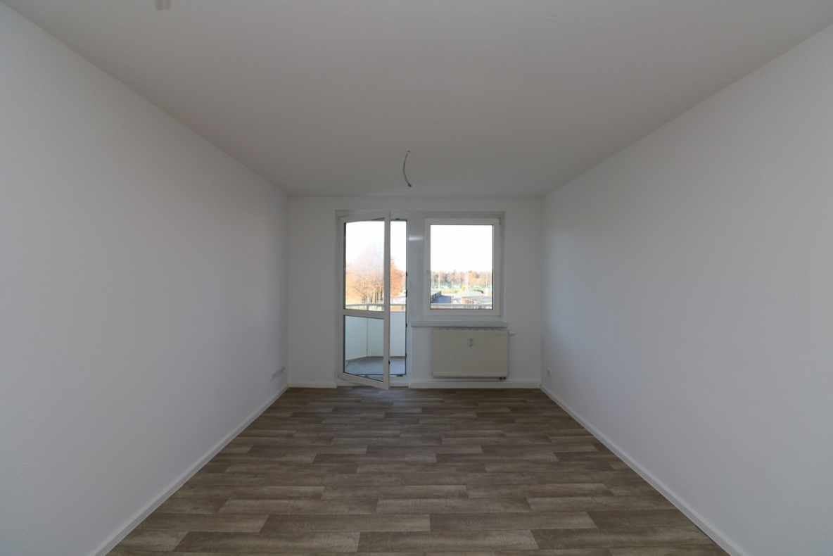 Vorkoster gesucht…1-RW mit Einbauküche, Dusche & Balkon!!! - Wohnzimmer