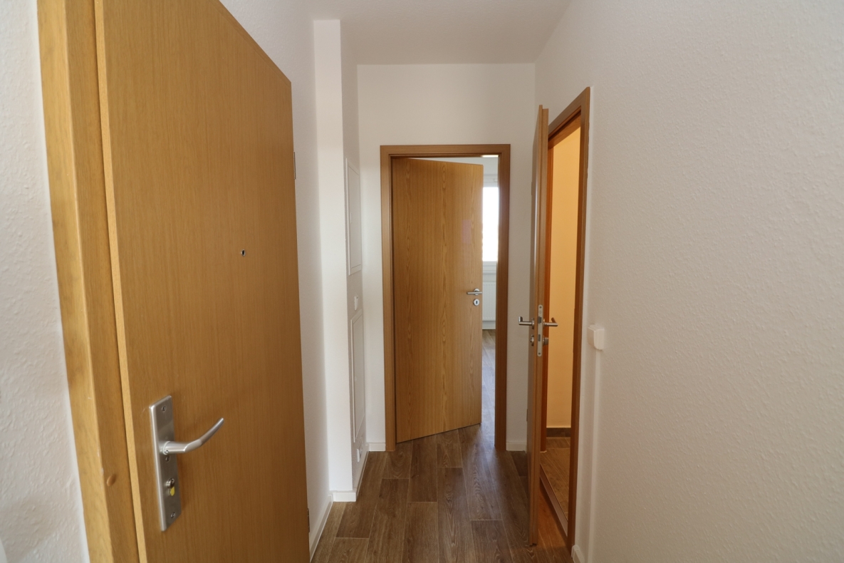 2-RW mit Wanne sucht Kapitän für gemeinsame Abenteuer! - Beispiel Flur