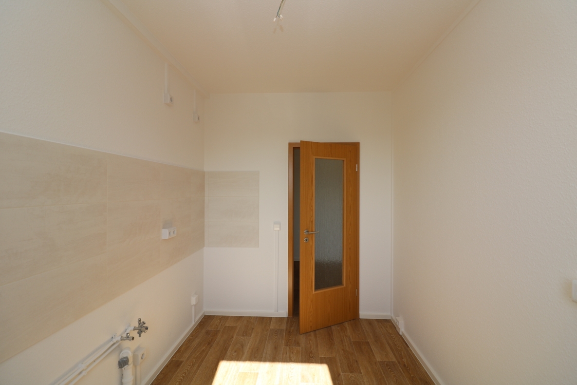 2-RW mit Wanne sucht Kapitän für gemeinsame Abenteuer! - Beispiel Küche