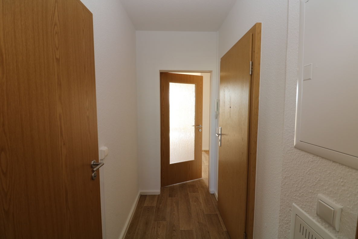 2-RW mit Wanne sucht Kapitän für gemeinsame Abenteuer! - Beispiel Flur