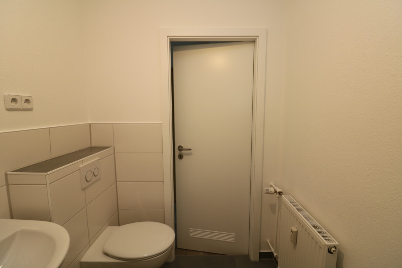 Liebe auf den ersten Blick...sanierte 3-RW mit Dusche & Balkon!!! - Bad