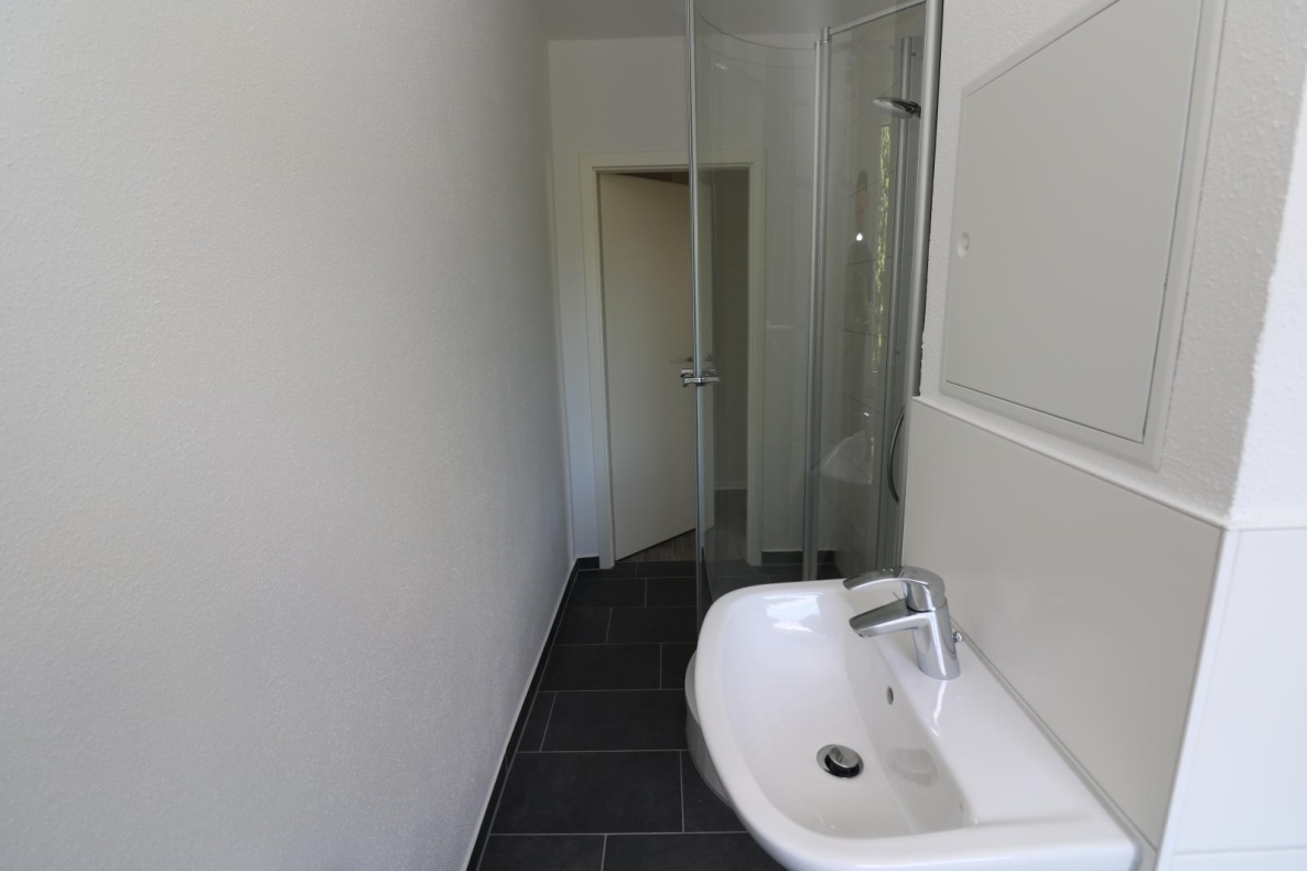 Shower me in sunshine - moderne 3RW mit Dusche und sonnigem Balkon - Bad mit Dusche