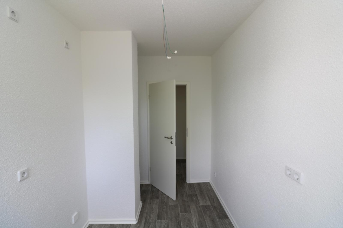 Shower me in sunshine - moderne 3RW mit Dusche und sonnigem Balkon - Küche