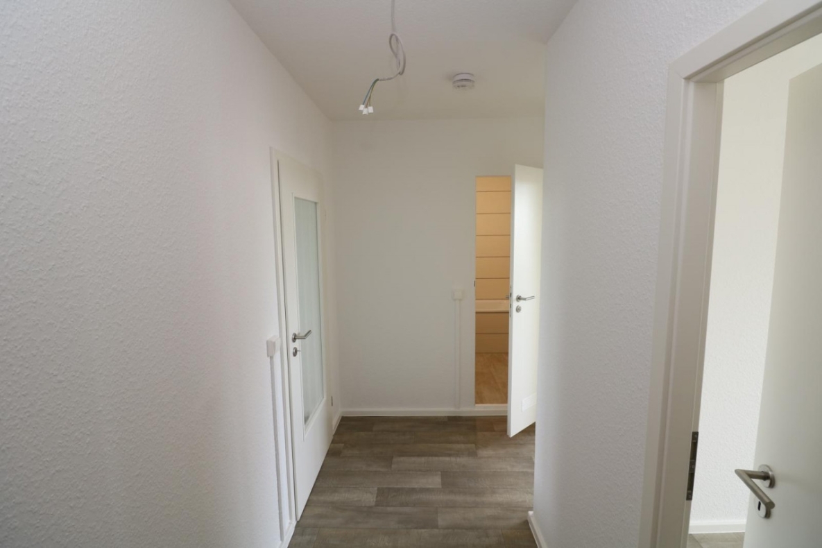 Viel Platz für Kind und Kegel…4-RW mit Wanne & Balkon!!! - Flur