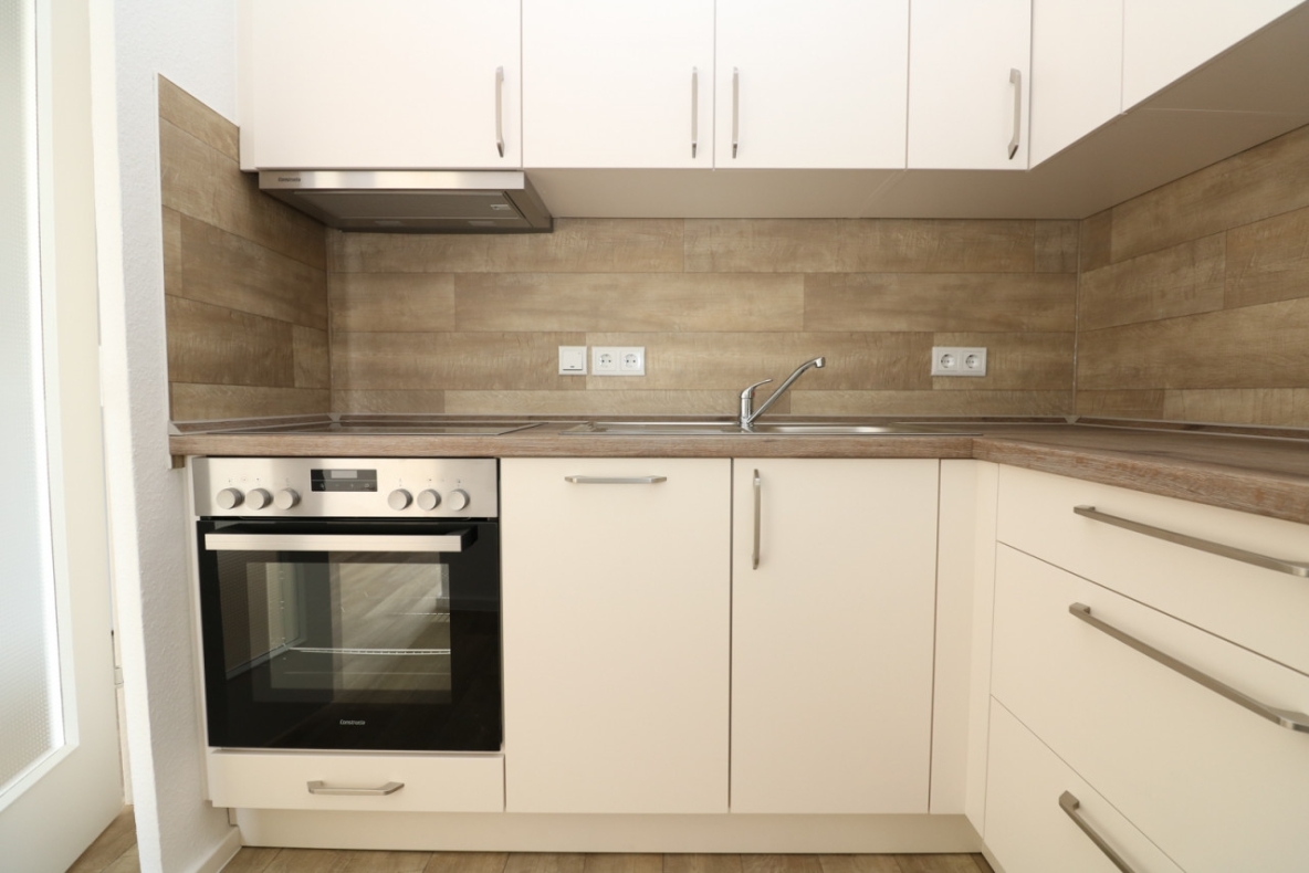 Vor dem Naschen Hände waschen…3-RW mit Einbauküche, Dusche & Balkon!!! - Beispiel Küche