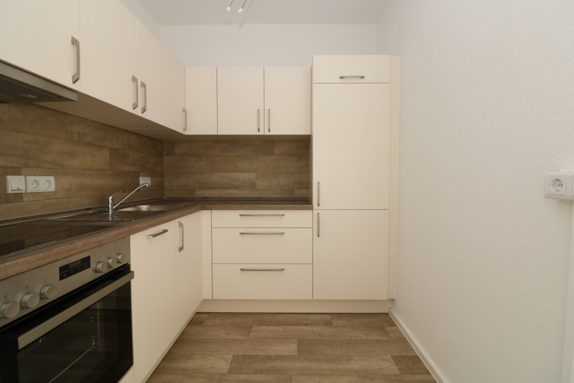 Vor dem Naschen Hände waschen…3-RW mit Einbauküche, Dusche & Balkon!!! - Beispiel Küche